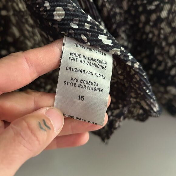 Traditions Black and White Women's Blouse 16 - Picture 4 of 16